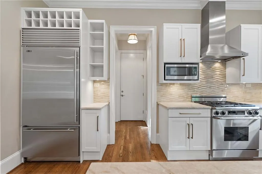 5027 Green Pine Drive, Atlanta, Georgia 30342, 5 Bedrooms Bedrooms, ,5 BathroomsBathrooms,Residential,For Sale,5027 Green Pine Drive,7670381