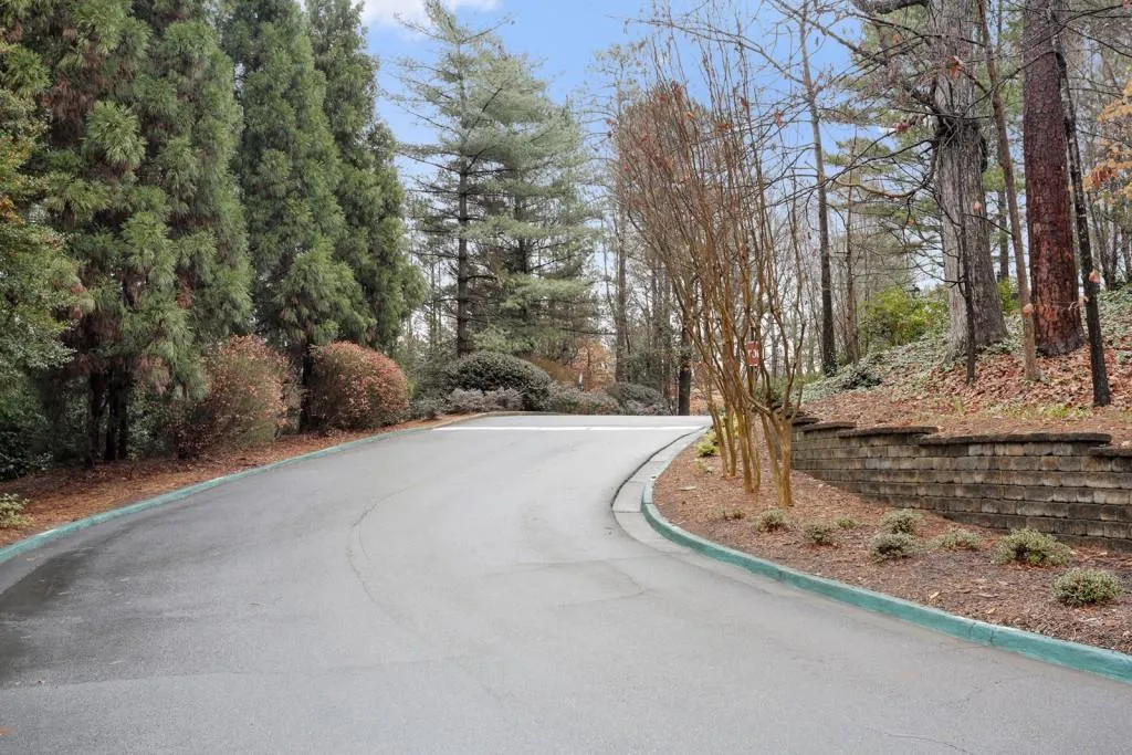 301 Bainbridge Drive Unit 301, Atlanta, Georgia 30327, 2 Bedrooms Bedrooms, ,2 BathroomsBathrooms,Residential,Sold,301 Bainbridge Drive Unit 301,5628520