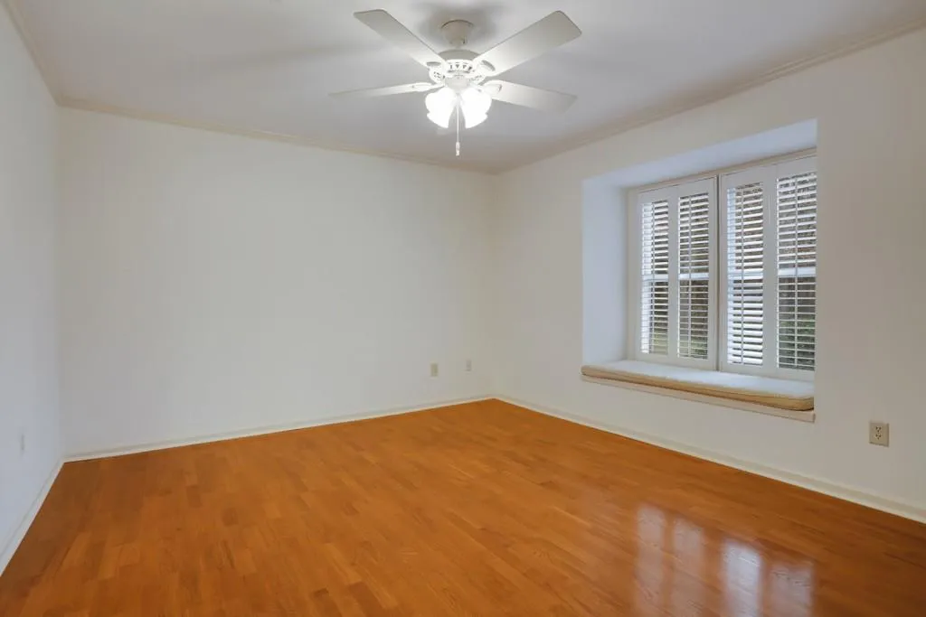 301 Bainbridge Drive Unit 301, Atlanta, Georgia 30327, 2 Bedrooms Bedrooms, ,2 BathroomsBathrooms,Residential,Sold,301 Bainbridge Drive Unit 301,5628520