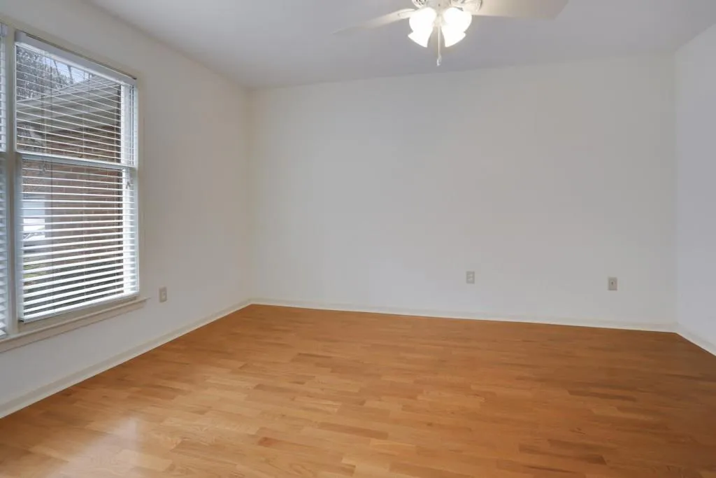 301 Bainbridge Drive Unit 301, Atlanta, Georgia 30327, 2 Bedrooms Bedrooms, ,2 BathroomsBathrooms,Residential,Sold,301 Bainbridge Drive Unit 301,5628520