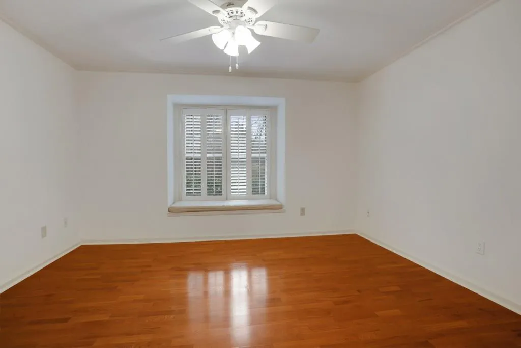 301 Bainbridge Drive Unit 301, Atlanta, Georgia 30327, 2 Bedrooms Bedrooms, ,2 BathroomsBathrooms,Residential,Sold,301 Bainbridge Drive Unit 301,5628520