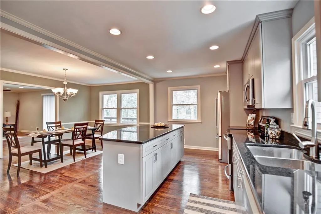 6590 Williamson Drive, Sandy Springs, Georgia 30328, 4 Bedrooms Bedrooms, ,3 BathroomsBathrooms,Residential,Sold,6590 Williamson Drive,5803308