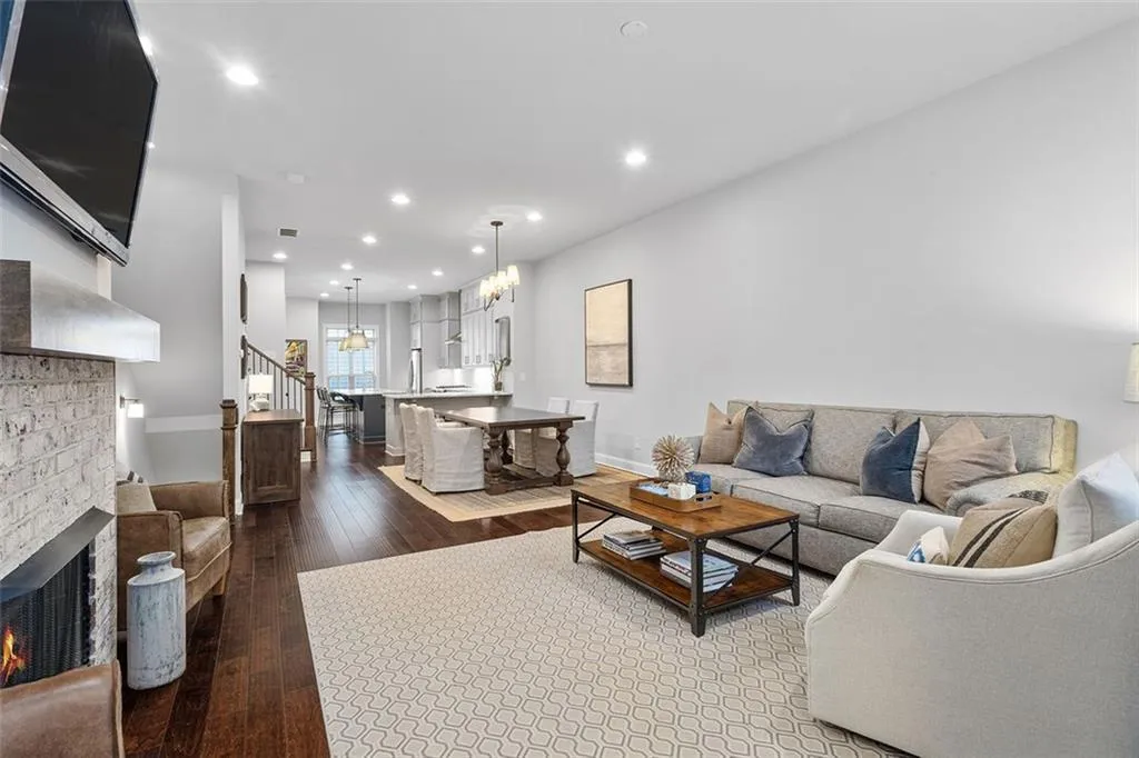 4346 Parkside Place, Sandy Springs, Georgia 30342, 3 Bedrooms Bedrooms, ,3 BathroomsBathrooms,Residential,Sold,4346 Parkside Place,6951843