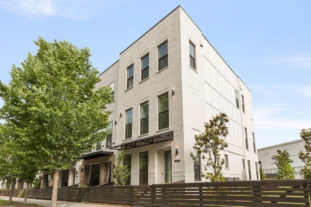 1815 La Dawn Lane Nw, Atlanta, Georgia 30318, 3 Bedrooms Bedrooms, ,3 BathroomsBathrooms,Residential,For Sale,1815 La Dawn Lane Nw,7575180