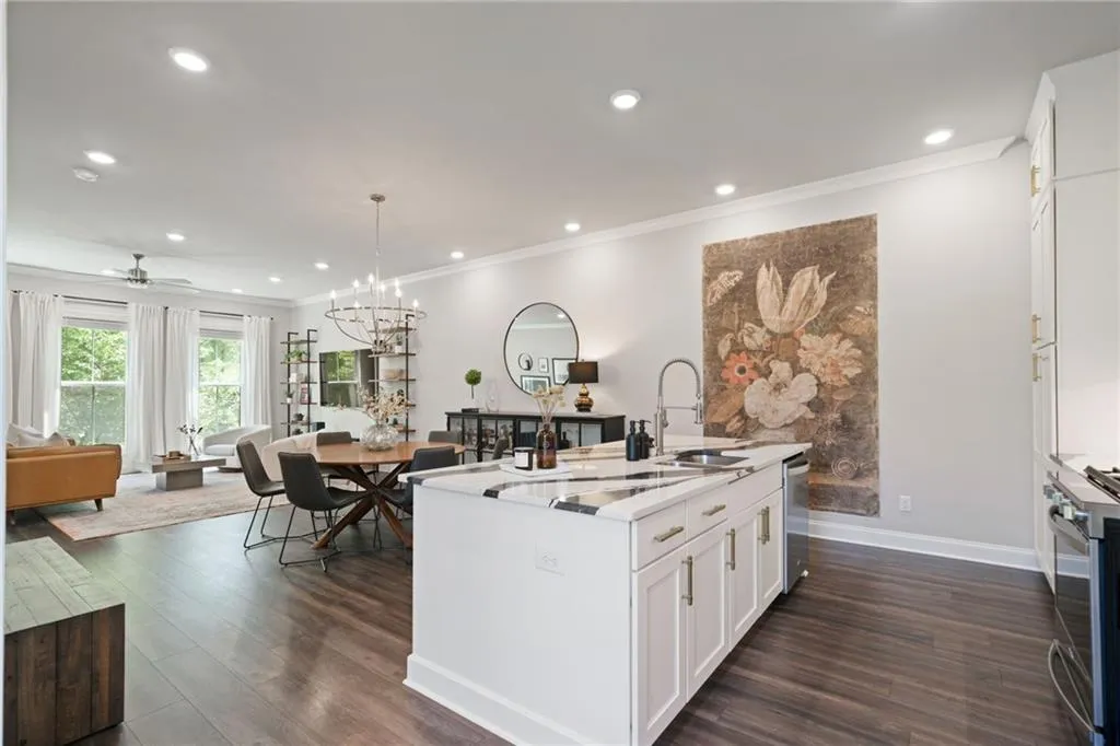 1815 La Dawn Lane Nw, Atlanta, Georgia 30318, 3 Bedrooms Bedrooms, ,3 BathroomsBathrooms,Residential,For Sale,1815 La Dawn Lane Nw,7575180