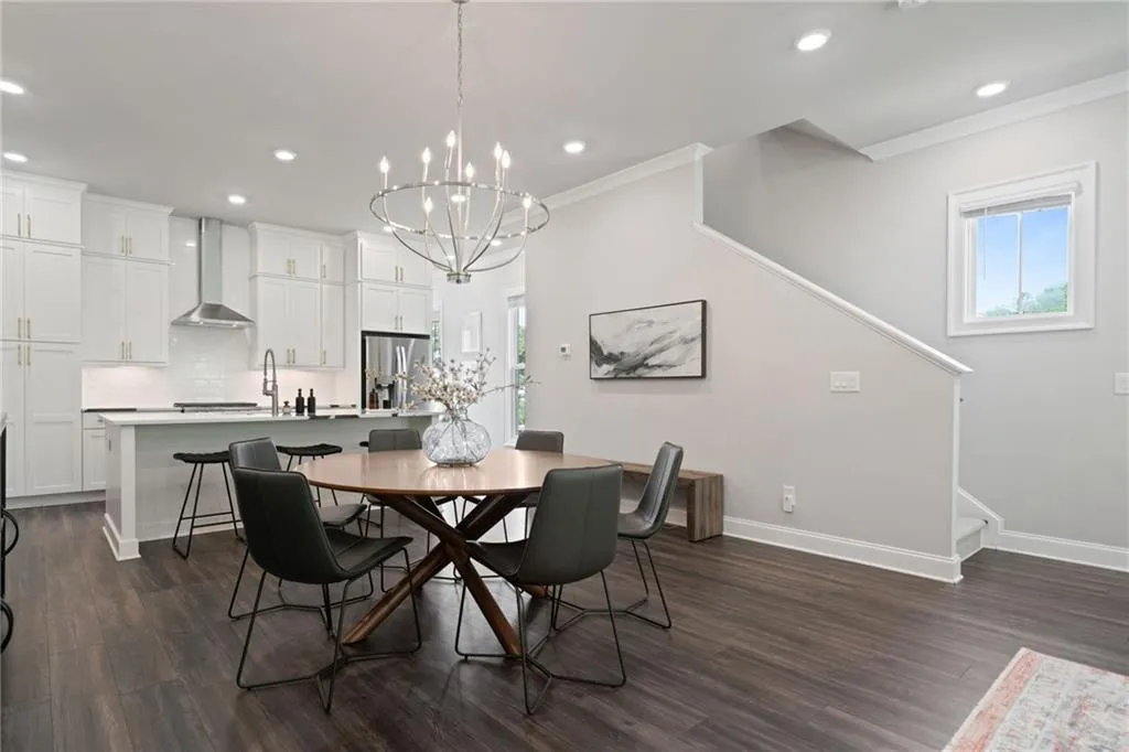 1815 La Dawn Lane Nw, Atlanta, Georgia 30318, 3 Bedrooms Bedrooms, ,3 BathroomsBathrooms,Residential,For Sale,1815 La Dawn Lane Nw,7575180