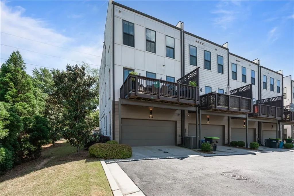 1815 La Dawn Lane Nw, Atlanta, Georgia 30318, 3 Bedrooms Bedrooms, ,3 BathroomsBathrooms,Residential,For Sale,1815 La Dawn Lane Nw,7575180