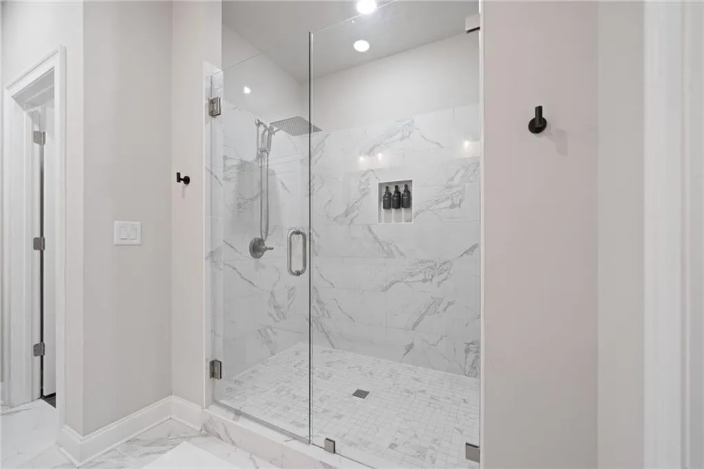 1815 La Dawn Lane Nw, Atlanta, Georgia 30318, 3 Bedrooms Bedrooms, ,3 BathroomsBathrooms,Residential,For Sale,1815 La Dawn Lane Nw,7575180