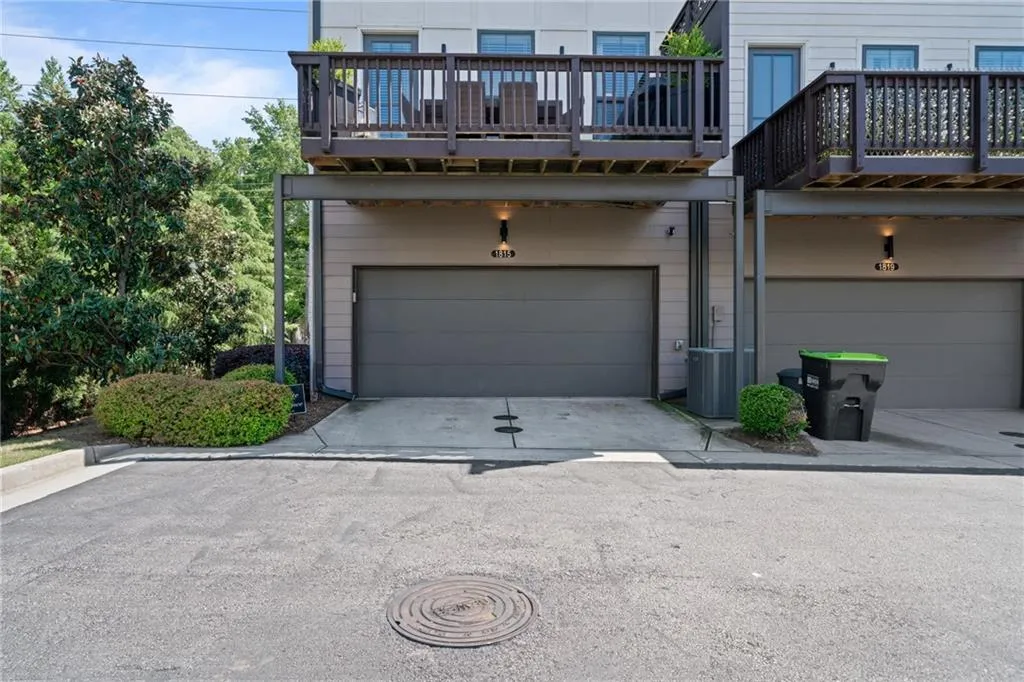 1815 La Dawn Lane Nw, Atlanta, Georgia 30318, 3 Bedrooms Bedrooms, ,3 BathroomsBathrooms,Residential,For Sale,1815 La Dawn Lane Nw,7575180