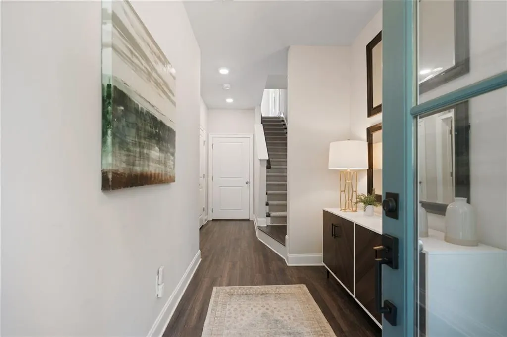 1815 La Dawn Lane Nw, Atlanta, Georgia 30318, 3 Bedrooms Bedrooms, ,3 BathroomsBathrooms,Residential,For Sale,1815 La Dawn Lane Nw,7575180