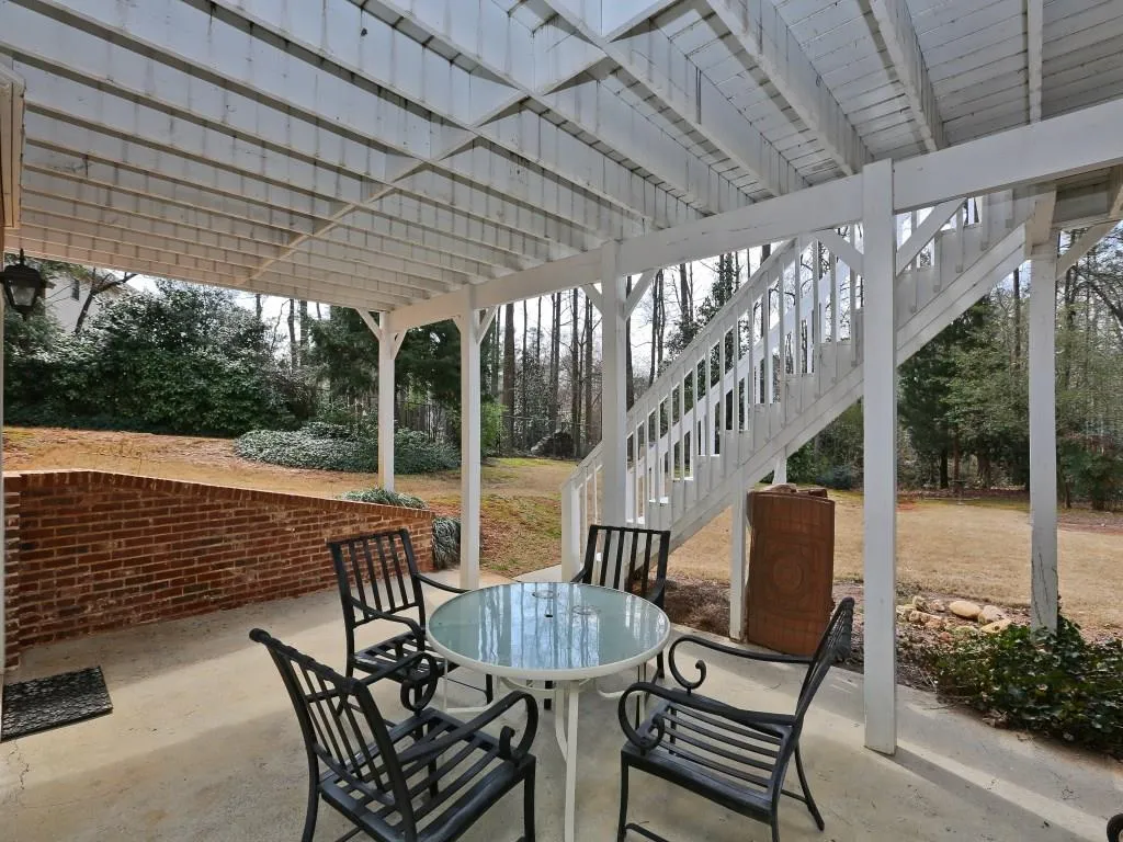 7040 Wycombe Road, Sandy Springs, Georgia 30328, 5 Bedrooms Bedrooms, ,4 BathroomsBathrooms,Residential,Sold,7040 Wycombe Road,5653611