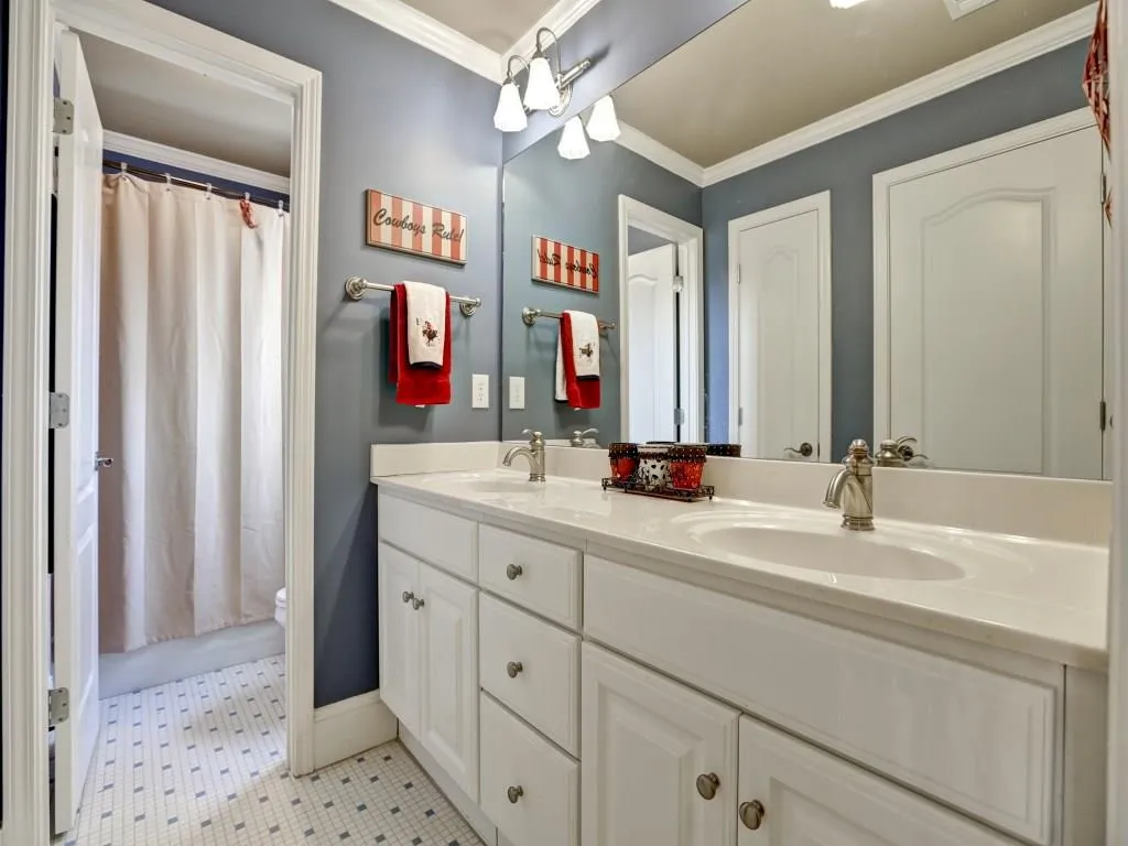 7040 Wycombe Road, Sandy Springs, Georgia 30328, 5 Bedrooms Bedrooms, ,4 BathroomsBathrooms,Residential,Sold,7040 Wycombe Road,5653611