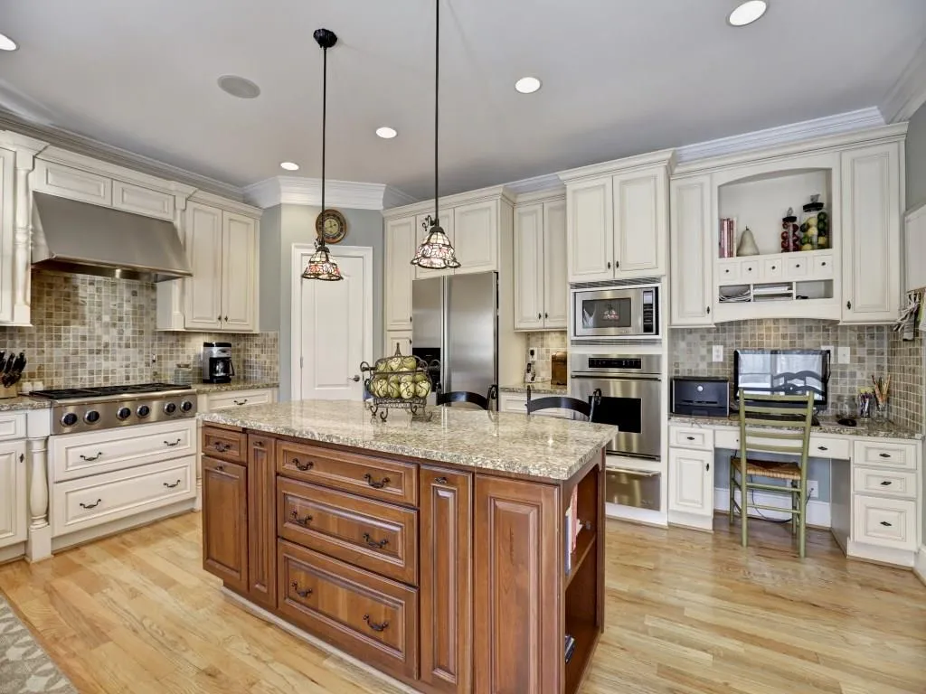 7040 Wycombe Road, Sandy Springs, Georgia 30328, 5 Bedrooms Bedrooms, ,4 BathroomsBathrooms,Residential,Sold,7040 Wycombe Road,5653611