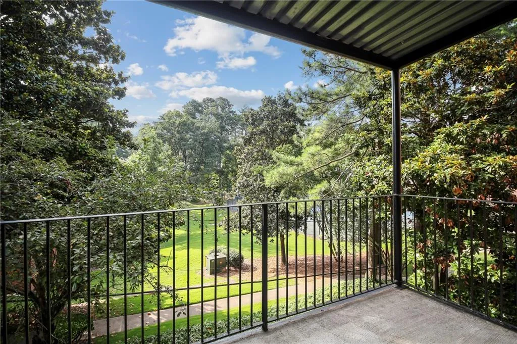 6851 Roswell Road Unit O27, Sandy Springs, Georgia 30328, 2 Bedrooms Bedrooms, ,2 BathroomsBathrooms,Residential,Sold,6851 Roswell Road Unit O27,6911458