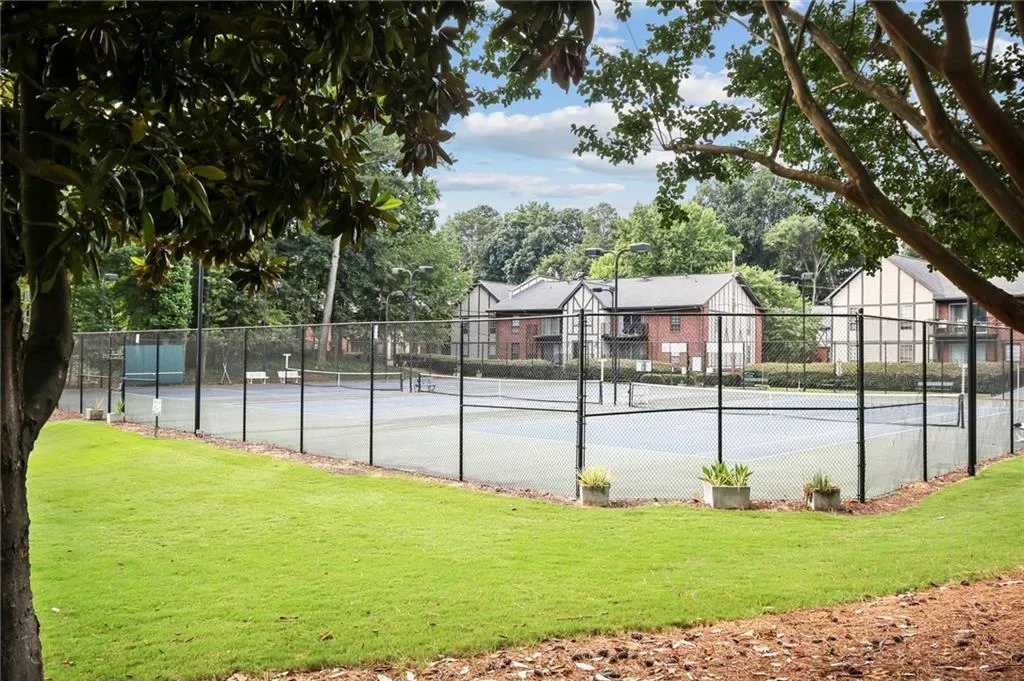 6851 Roswell Road Unit O27, Sandy Springs, Georgia 30328, 2 Bedrooms Bedrooms, ,2 BathroomsBathrooms,Residential,Sold,6851 Roswell Road Unit O27,6911458