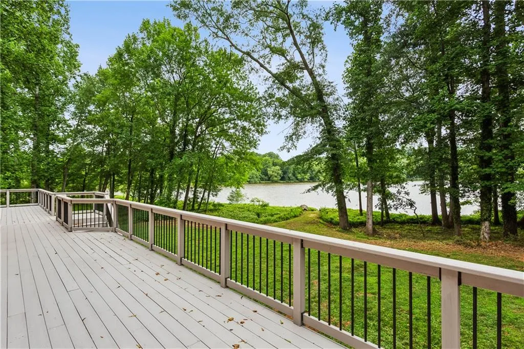 Amazing place to entertain and watch the sunset with your favorite beverage!