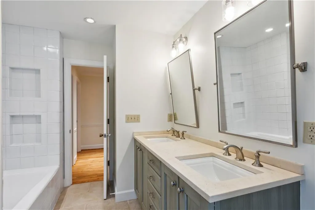 8935 River Landing Way, Atlanta, Georgia 30350, 5 Bedrooms Bedrooms, ,4 BathroomsBathrooms,Residential,Sold,8935 River Landing Way,7407789