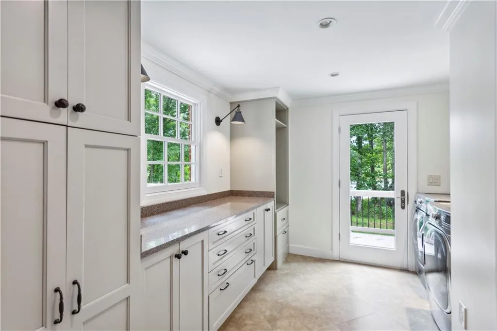 8935 River Landing Way, Atlanta, Georgia 30350, 5 Bedrooms Bedrooms, ,4 BathroomsBathrooms,Residential,Sold,8935 River Landing Way,7407789