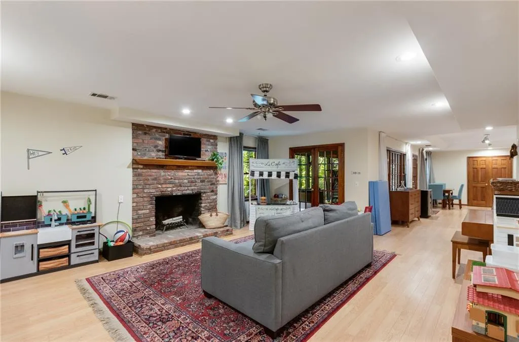 360 Cannady Court, Sandy Springs, Georgia 30350, 5 Bedrooms Bedrooms, ,5 BathroomsBathrooms,Residential,Sold,360 Cannady Court,7236854