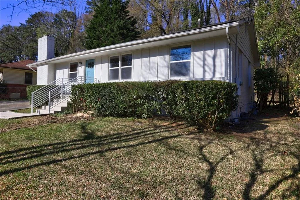 810 Commodore Drive Nw, Atlanta, Georgia 30318, 4 Bedrooms Bedrooms, ,2 BathroomsBathrooms,Residential,For Sale,810 Commodore Drive Nw,7610016