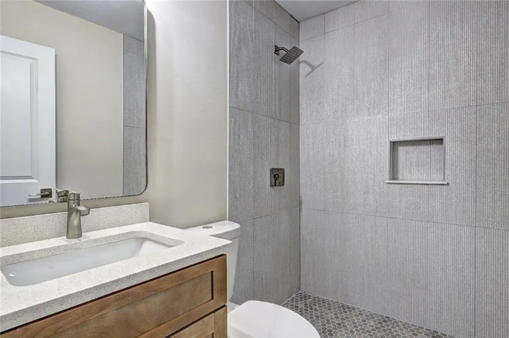 810 Commodore Drive Nw, Atlanta, Georgia 30318, 4 Bedrooms Bedrooms, ,2 BathroomsBathrooms,Residential,For Sale,810 Commodore Drive Nw,7610016
