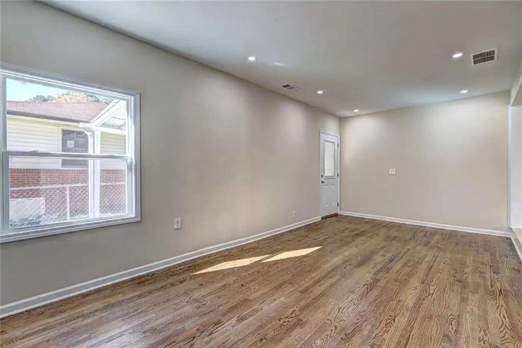 810 Commodore Drive Nw, Atlanta, Georgia 30318, 4 Bedrooms Bedrooms, ,2 BathroomsBathrooms,Residential,For Sale,810 Commodore Drive Nw,7610016