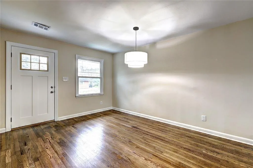 810 Commodore Drive Nw, Atlanta, Georgia 30318, 4 Bedrooms Bedrooms, ,2 BathroomsBathrooms,Residential,For Sale,810 Commodore Drive Nw,7610016