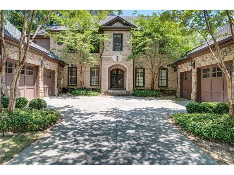 2807 Mabry Road, Brookhaven, Georgia 30319, 5 Bedrooms Bedrooms, ,5 BathroomsBathrooms,Residential,Sold,2807 Mabry Road,5970887