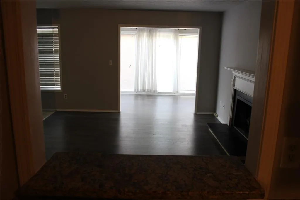 1008 Vicksburg Place, Sandy Springs, Georgia 30350, 2 Bedrooms Bedrooms, ,2 BathroomsBathrooms,Residential,Sold,1008 Vicksburg Place,5758644