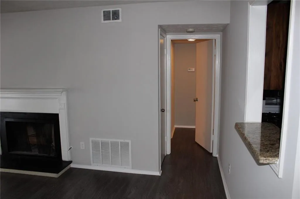 1008 Vicksburg Place, Sandy Springs, Georgia 30350, 2 Bedrooms Bedrooms, ,2 BathroomsBathrooms,Residential,Sold,1008 Vicksburg Place,5758644
