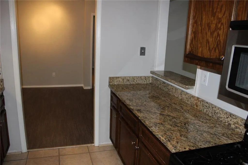 1008 Vicksburg Place, Sandy Springs, Georgia 30350, 2 Bedrooms Bedrooms, ,2 BathroomsBathrooms,Residential,Sold,1008 Vicksburg Place,5758644