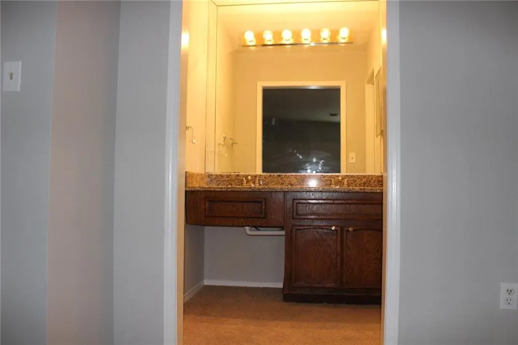 1008 Vicksburg Place, Sandy Springs, Georgia 30350, 2 Bedrooms Bedrooms, ,2 BathroomsBathrooms,Residential,Sold,1008 Vicksburg Place,5758644
