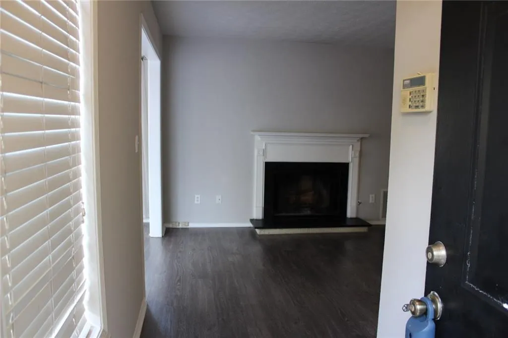 1008 Vicksburg Place, Sandy Springs, Georgia 30350, 2 Bedrooms Bedrooms, ,2 BathroomsBathrooms,Residential,Sold,1008 Vicksburg Place,5758644