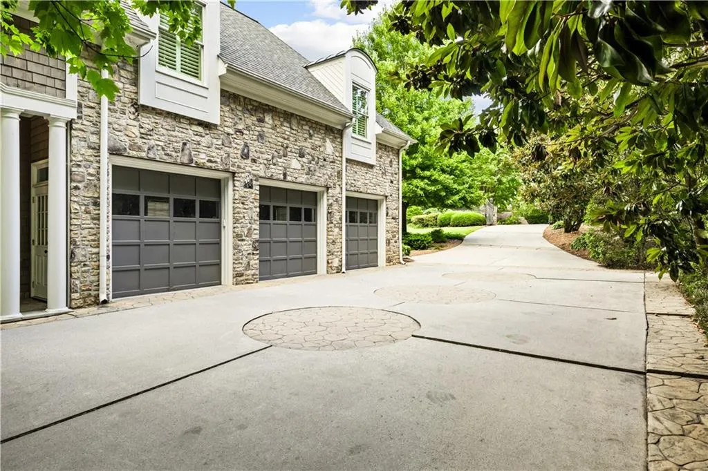 465 Montwicke Chase Nw, Atlanta, Georgia 30327, 5 Bedrooms Bedrooms, ,5 BathroomsBathrooms,Residential,Sold,465 Montwicke Chase Nw,7440382