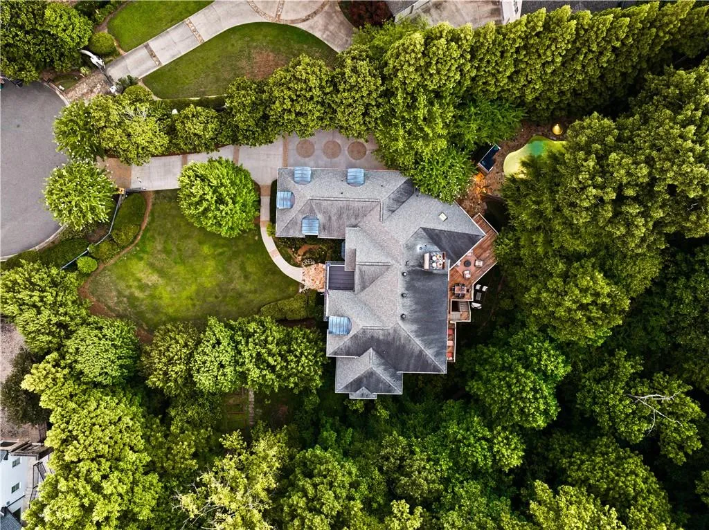 465 Montwicke Chase Nw, Atlanta, Georgia 30327, 5 Bedrooms Bedrooms, ,5 BathroomsBathrooms,Residential,Sold,465 Montwicke Chase Nw,7440382