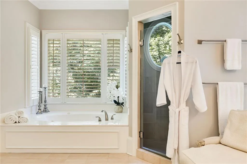 465 Montwicke Chase Nw, Atlanta, Georgia 30327, 5 Bedrooms Bedrooms, ,5 BathroomsBathrooms,Residential,Sold,465 Montwicke Chase Nw,7440382