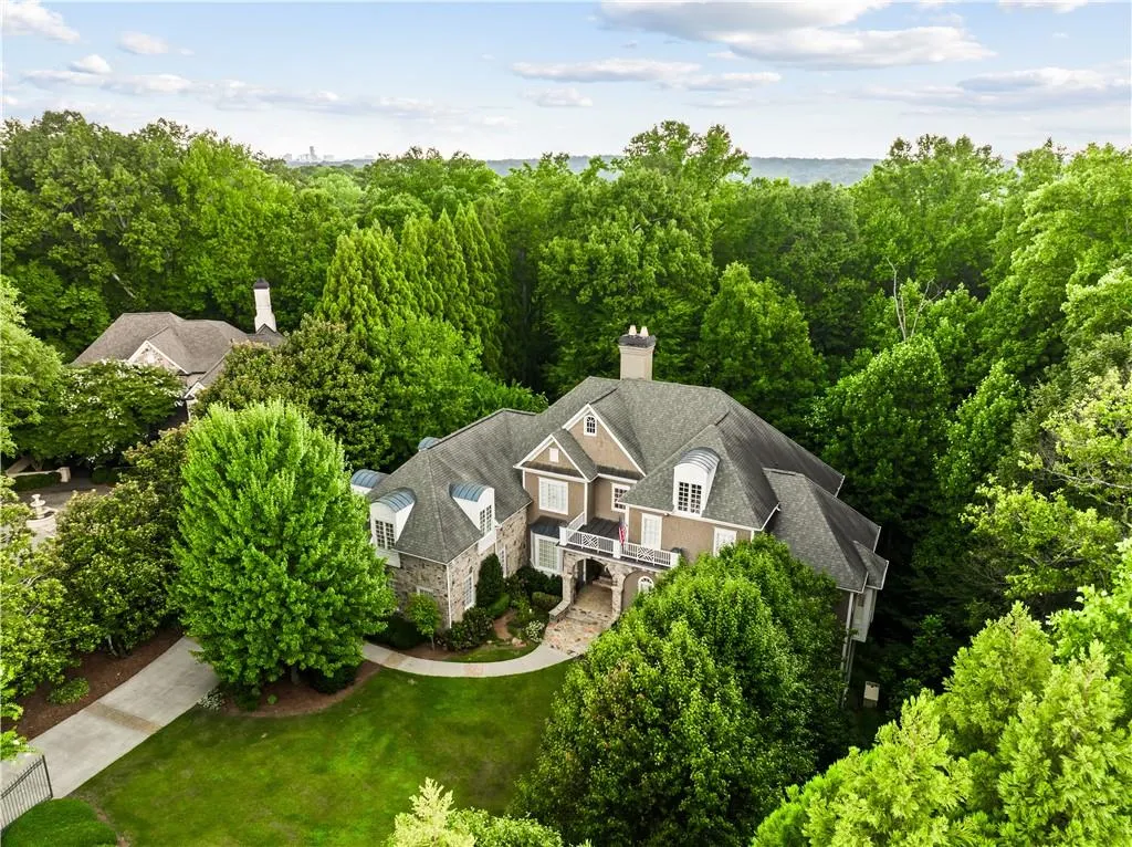 465 Montwicke Chase Nw, Atlanta, Georgia 30327, 5 Bedrooms Bedrooms, ,5 BathroomsBathrooms,Residential,Sold,465 Montwicke Chase Nw,7440382