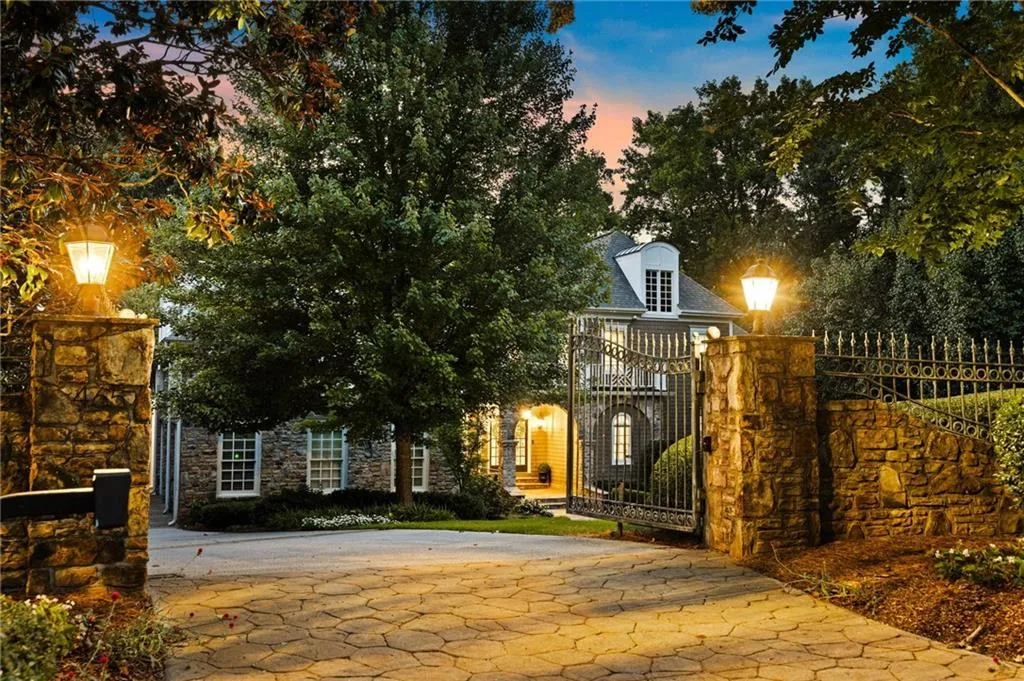 465 Montwicke Chase Nw, Atlanta, Georgia 30327, 5 Bedrooms Bedrooms, ,5 BathroomsBathrooms,Residential,Sold,465 Montwicke Chase Nw,7440382