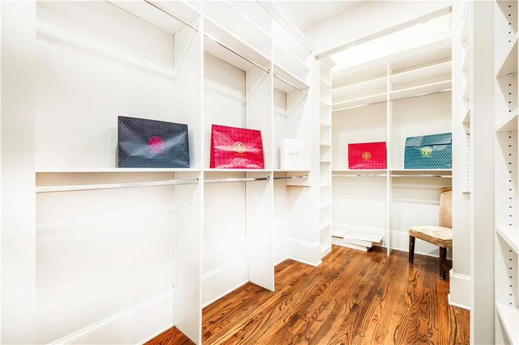 465 Montwicke Chase Nw, Atlanta, Georgia 30327, 5 Bedrooms Bedrooms, ,5 BathroomsBathrooms,Residential,Sold,465 Montwicke Chase Nw,7440382