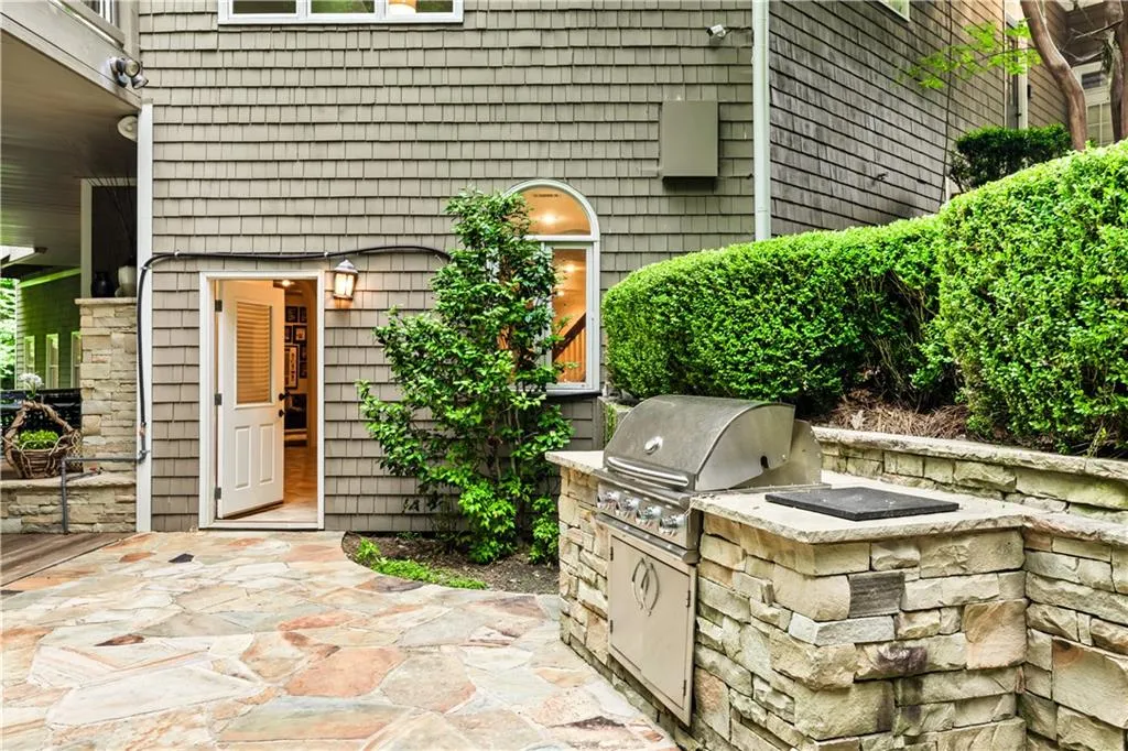 465 Montwicke Chase Nw, Atlanta, Georgia 30327, 5 Bedrooms Bedrooms, ,5 BathroomsBathrooms,Residential,Sold,465 Montwicke Chase Nw,7440382