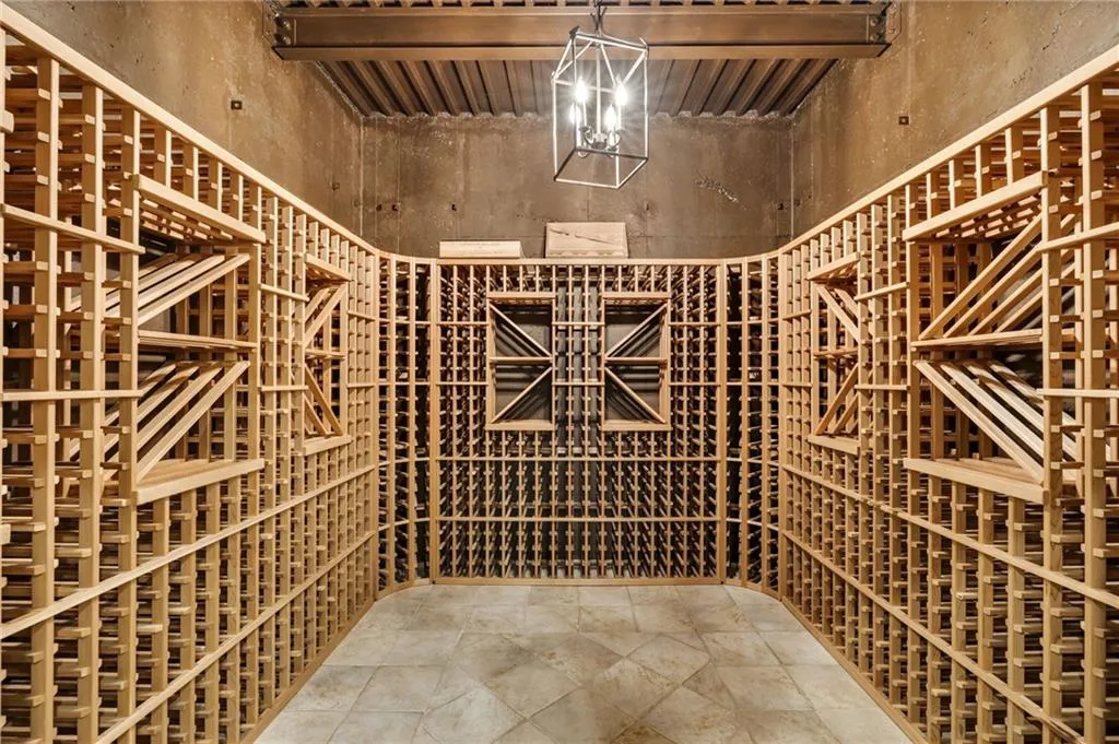 465 Montwicke Chase Nw, Atlanta, Georgia 30327, 5 Bedrooms Bedrooms, ,5 BathroomsBathrooms,Residential,Sold,465 Montwicke Chase Nw,7440382