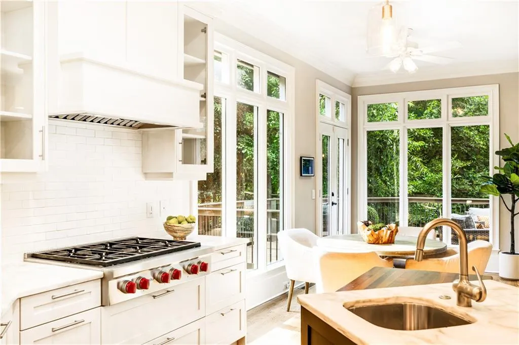 465 Montwicke Chase Nw, Atlanta, Georgia 30327, 5 Bedrooms Bedrooms, ,5 BathroomsBathrooms,Residential,Sold,465 Montwicke Chase Nw,7440382