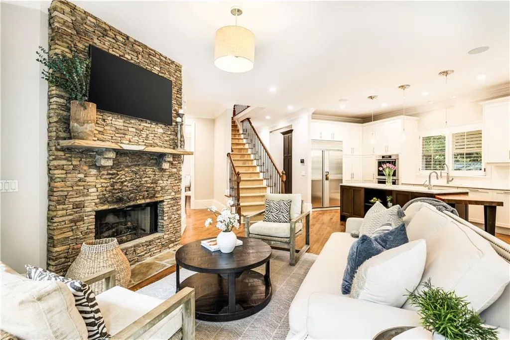 465 Montwicke Chase Nw, Atlanta, Georgia 30327, 5 Bedrooms Bedrooms, ,5 BathroomsBathrooms,Residential,Sold,465 Montwicke Chase Nw,7440382