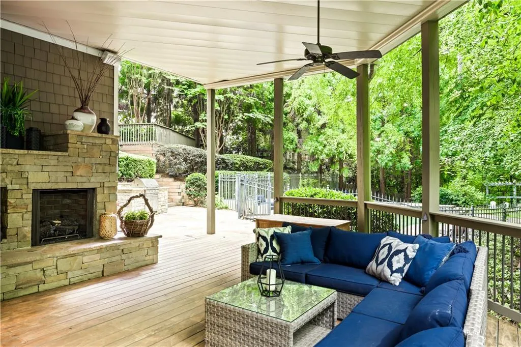 465 Montwicke Chase Nw, Atlanta, Georgia 30327, 5 Bedrooms Bedrooms, ,5 BathroomsBathrooms,Residential,Sold,465 Montwicke Chase Nw,7440382