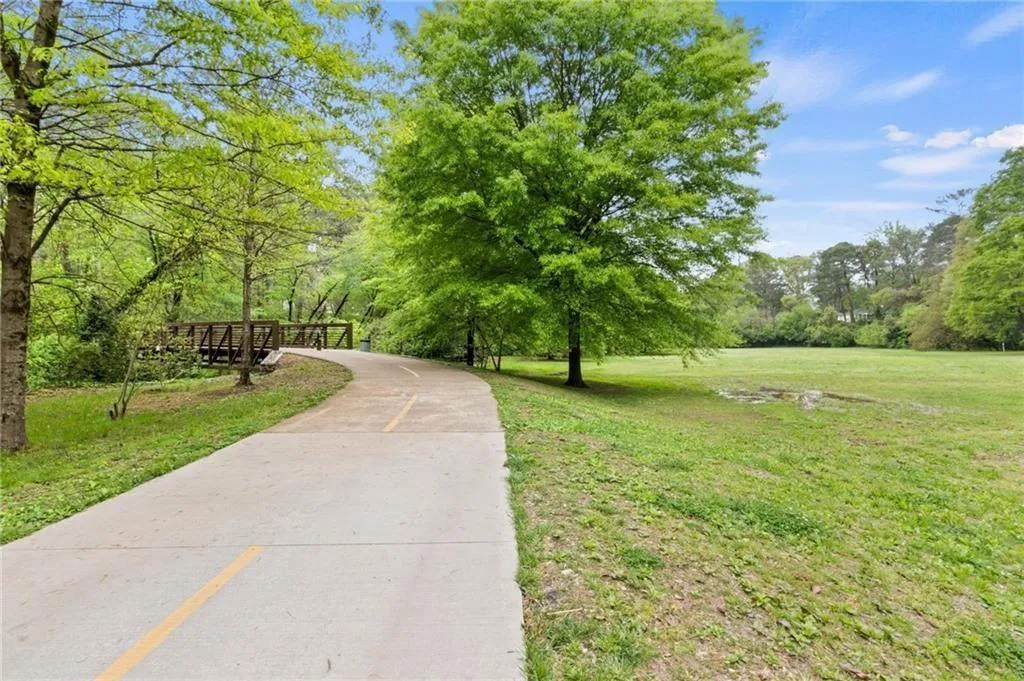 115 Peachtree Memorial Drive Nw Unit C1, Atlanta, Georgia 30309, 2 Bedrooms Bedrooms, ,1 BathroomBathrooms,Residential,For Sale,115 Peachtree Memorial Drive Nw Unit C1,7611616