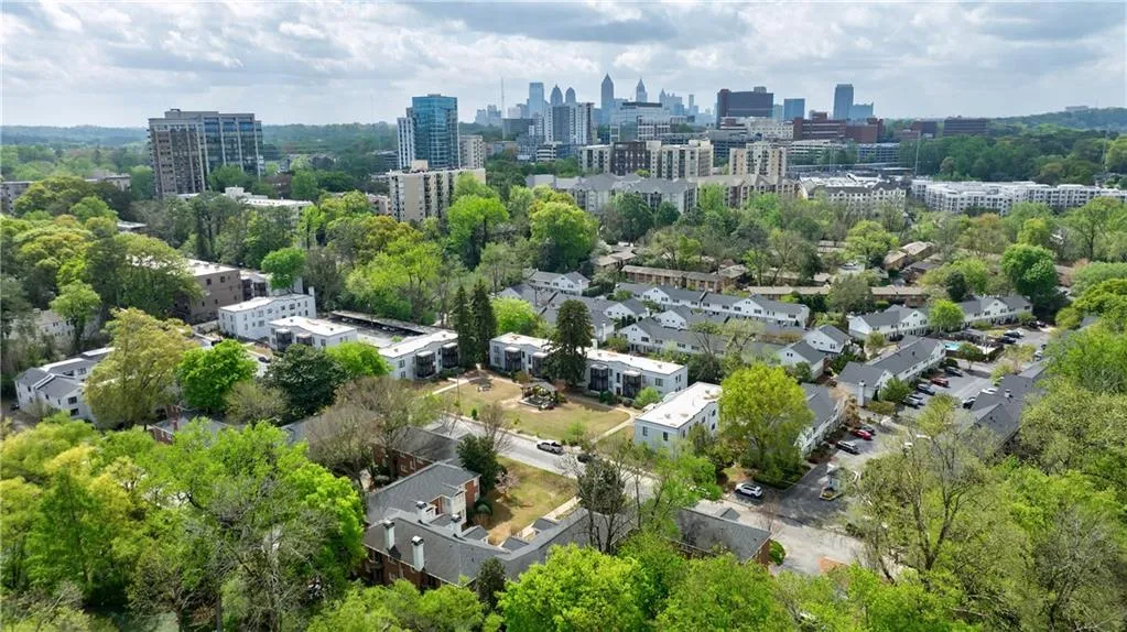 115 Peachtree Memorial Drive Nw Unit C1, Atlanta, Georgia 30309, 2 Bedrooms Bedrooms, ,1 BathroomBathrooms,Residential,For Sale,115 Peachtree Memorial Drive Nw Unit C1,7611616