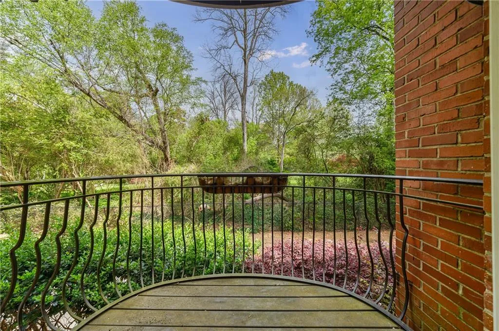115 Peachtree Memorial Drive Nw Unit C1, Atlanta, Georgia 30309, 2 Bedrooms Bedrooms, ,1 BathroomBathrooms,Residential,For Sale,115 Peachtree Memorial Drive Nw Unit C1,7611616