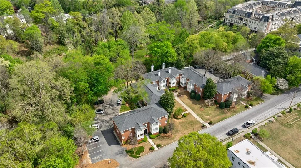 115 Peachtree Memorial Drive Nw Unit C1, Atlanta, Georgia 30309, 2 Bedrooms Bedrooms, ,1 BathroomBathrooms,Residential,For Sale,115 Peachtree Memorial Drive Nw Unit C1,7611616