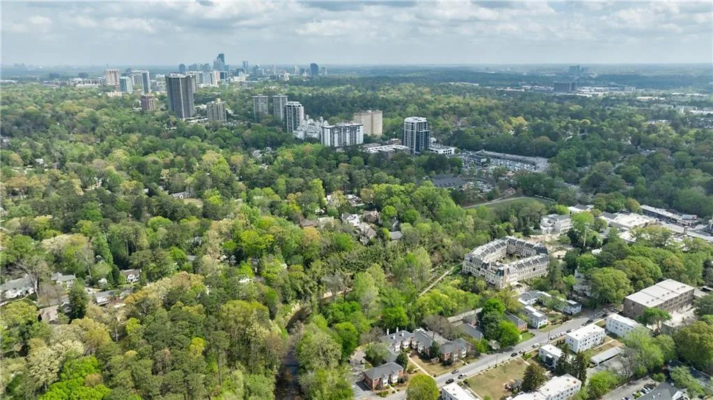 115 Peachtree Memorial Drive Nw Unit C1, Atlanta, Georgia 30309, 2 Bedrooms Bedrooms, ,1 BathroomBathrooms,Residential,For Sale,115 Peachtree Memorial Drive Nw Unit C1,7611616