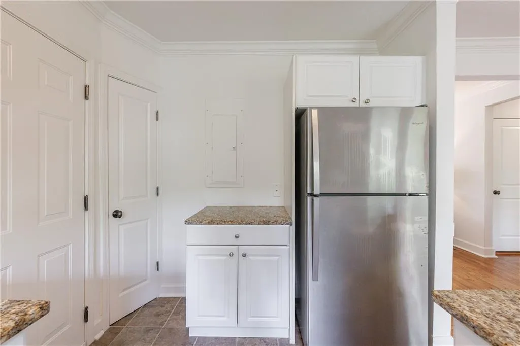 115 Peachtree Memorial Drive Nw Unit C1, Atlanta, Georgia 30309, 2 Bedrooms Bedrooms, ,1 BathroomBathrooms,Residential,For Sale,115 Peachtree Memorial Drive Nw Unit C1,7611616
